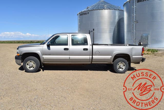 Image of Chevrolet 2500HD equipment image 2