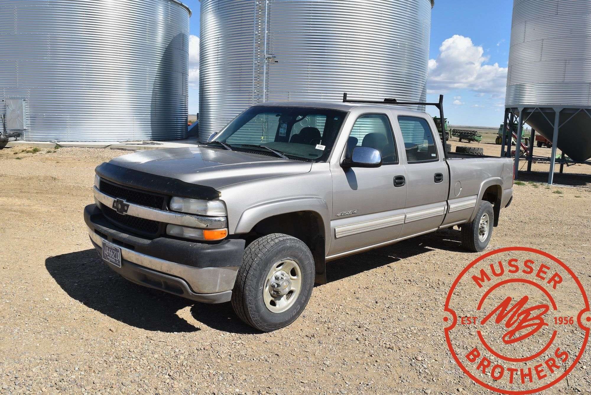 2002 Chevrolet 2500HD Equipment Image0