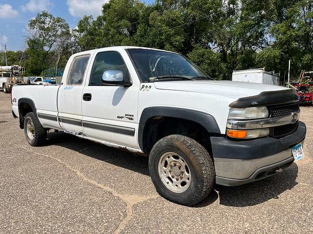 Image of Chevrolet 2500HD equipment image 2