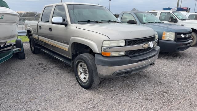 Image of Chevrolet 2500HD equipment image 2