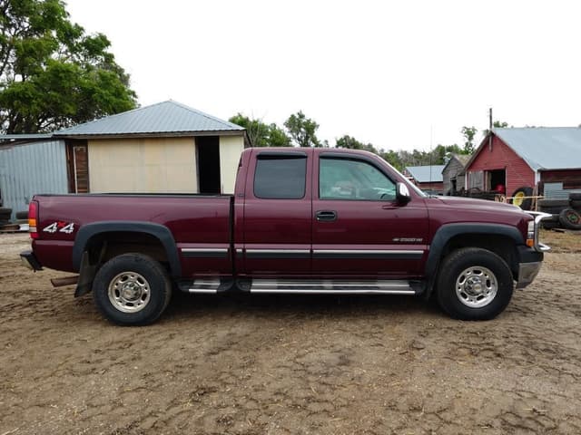 Image of Chevrolet 2500 equipment image 1