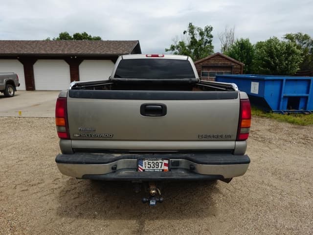 Image of Chevrolet 2500 equipment image 3