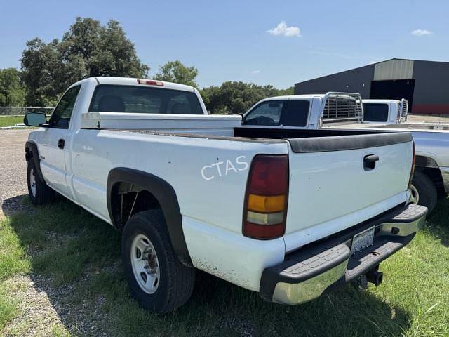 Image of Chevrolet 2500 equipment image 3