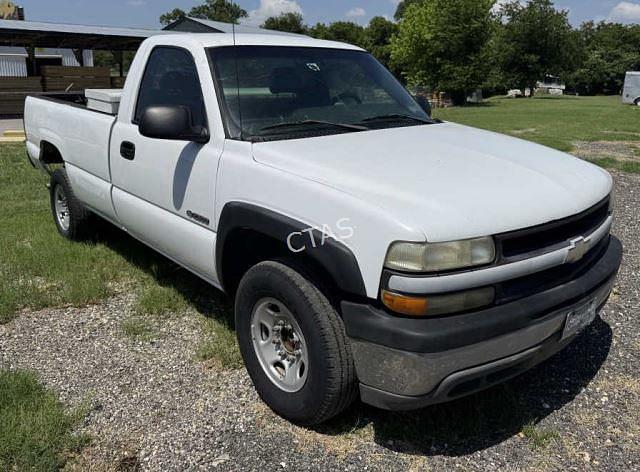 Image of Chevrolet 2500 equipment image 1