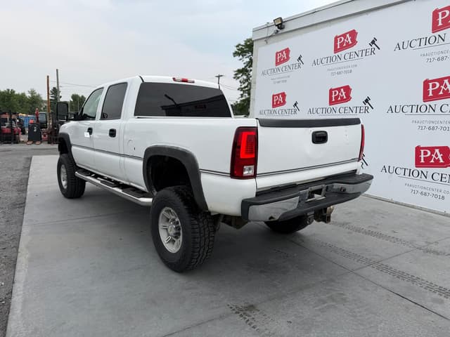 Image of Chevrolet 2500 equipment image 3