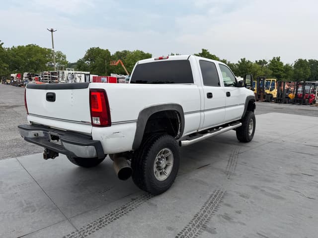 Image of Chevrolet 2500 equipment image 2