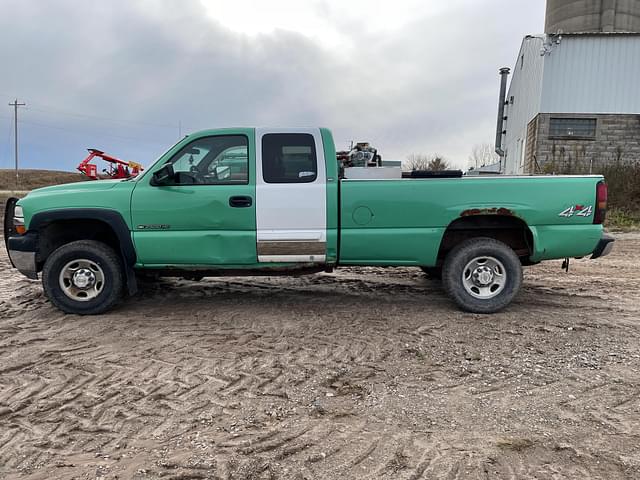 Image of Chevrolet 2500HD equipment image 2