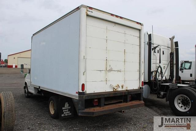 Image of Chevrolet 3500 equipment image 3