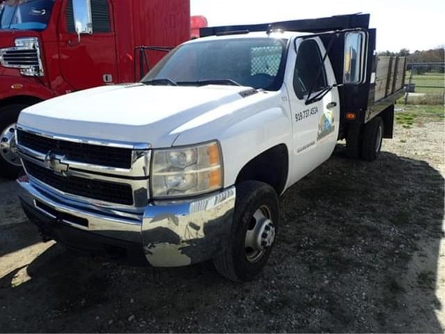 Image of Chevrolet 3500HD equipment image 2