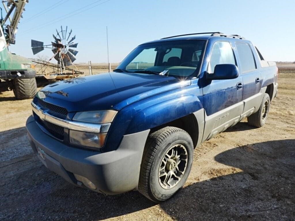 2002 Chevrolet Avalanche Equipment Image0