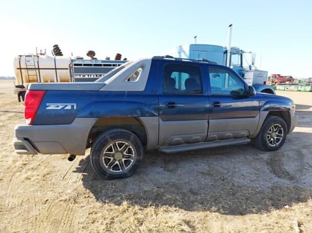 Image of Chevrolet Avalanche equipment image 2