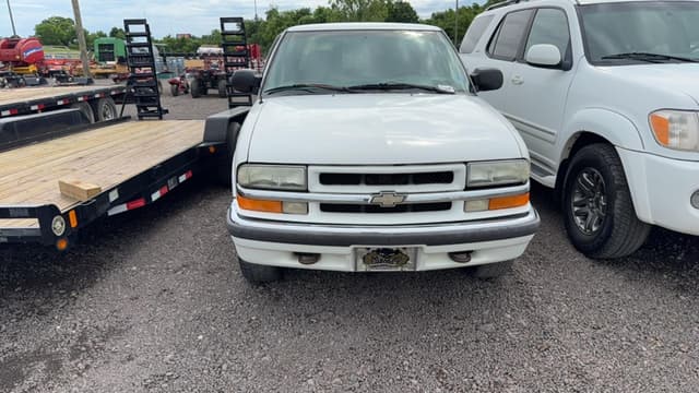 Image of Chevrolet S10 equipment image 1