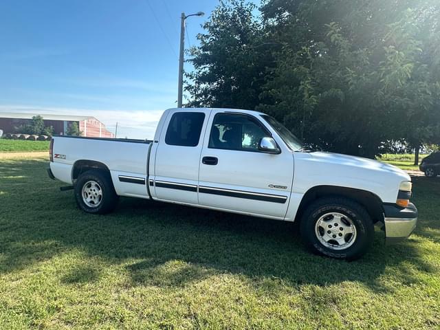 Image of Chevrolet 1500 equipment image 3