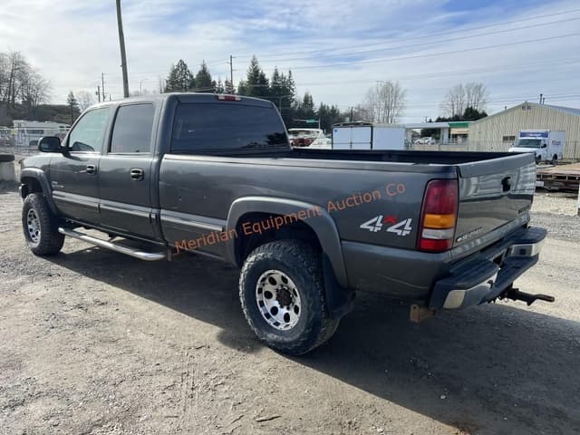 Image of Chevrolet 2500HD equipment image 2