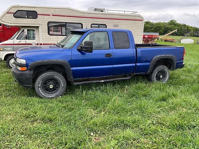 Image of Chevrolet 2500 equipment image 1