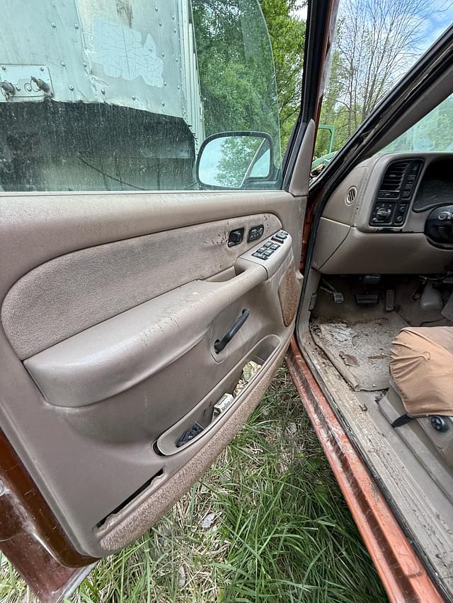 Image of Chevrolet 2500 equipment image 4