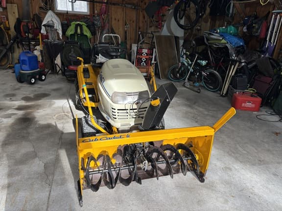 Image of Cub Cadet 2166 equipment image 1