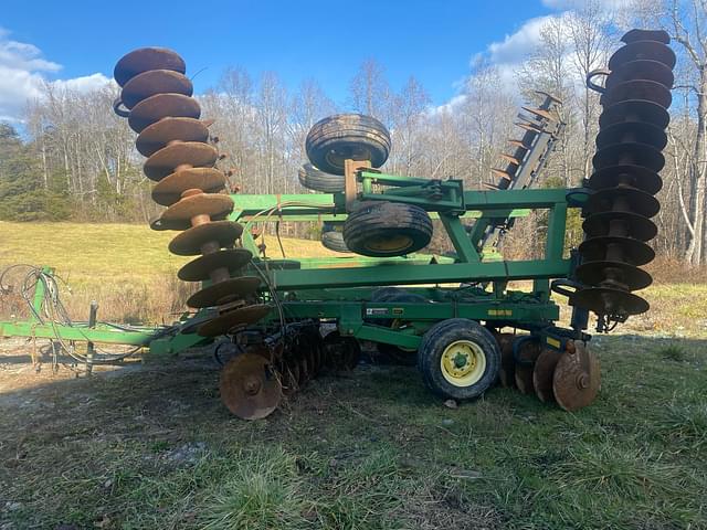 Image of John Deere 637 equipment image 1