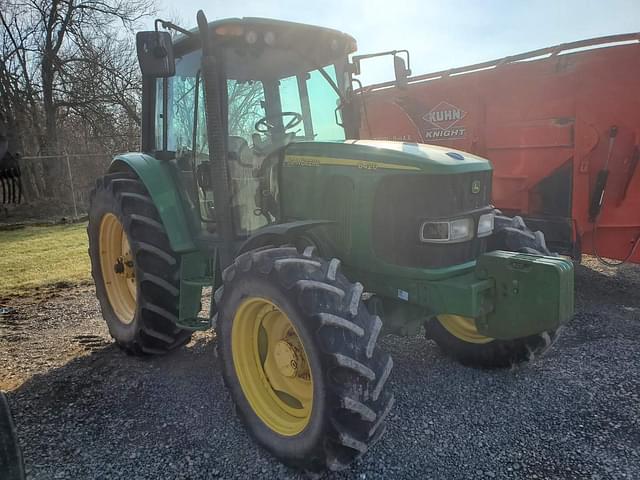 Image of John Deere 6420 equipment image 1