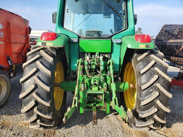 Image of John Deere 6420 equipment image 4