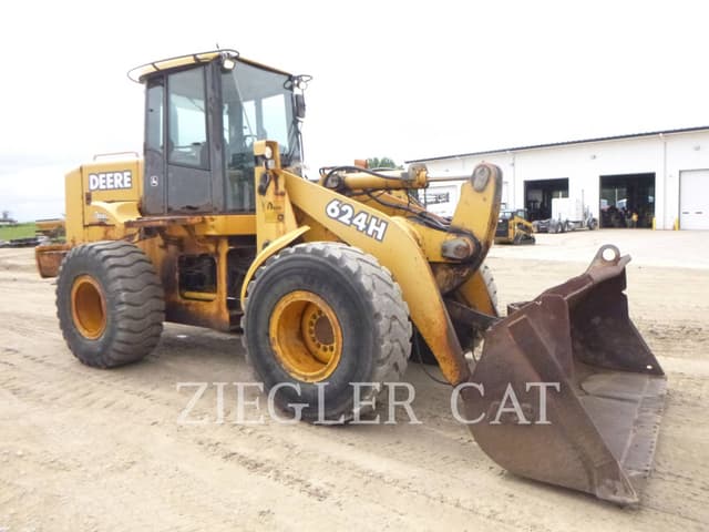 Image of John Deere 624H equipment image 1