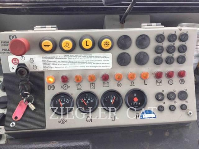 Image of John Deere 755C equipment image 3