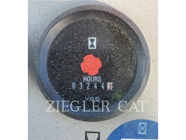 Image of John Deere 755C equipment image 1