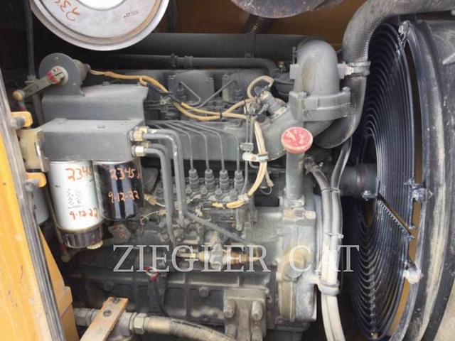 Image of John Deere 755C equipment image 2