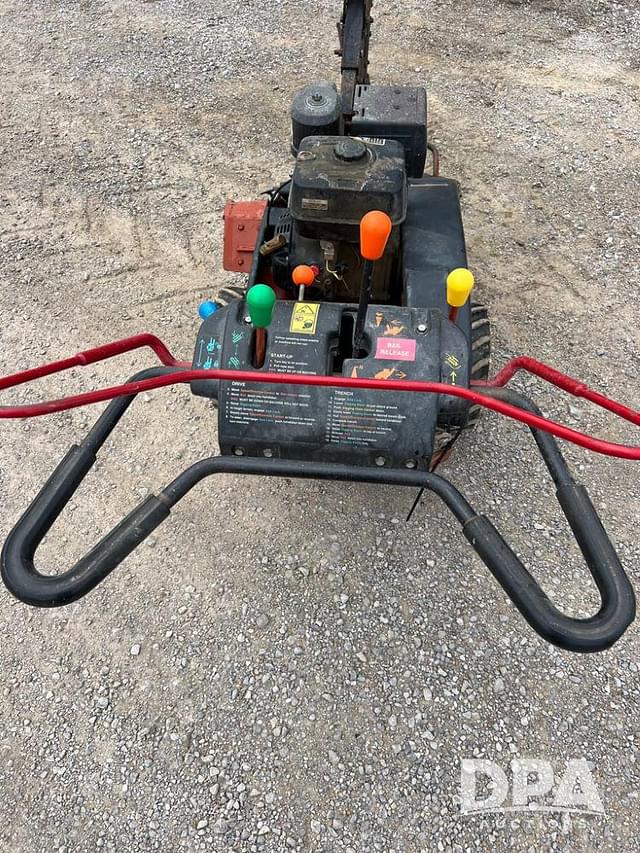 Image of Ditch Witch 1030H equipment image 4