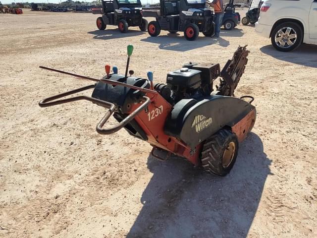 Image of Ditch Witch 1230 equipment image 4