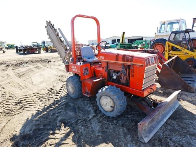 Image of Ditch Witch 3700DD equipment image 1