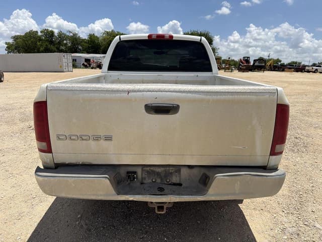 Image of Dodge Ram 1500 equipment image 3