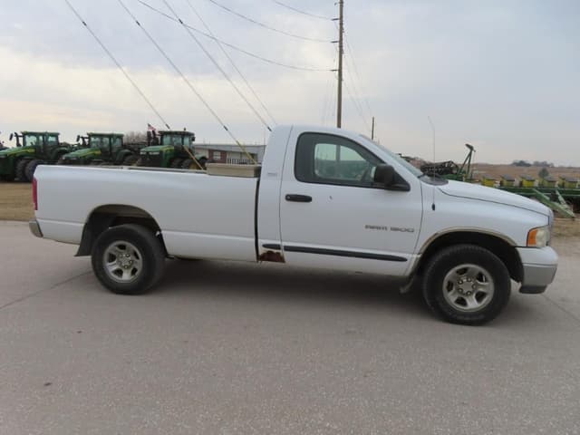 Image of Dodge Ram 1500 equipment image 4