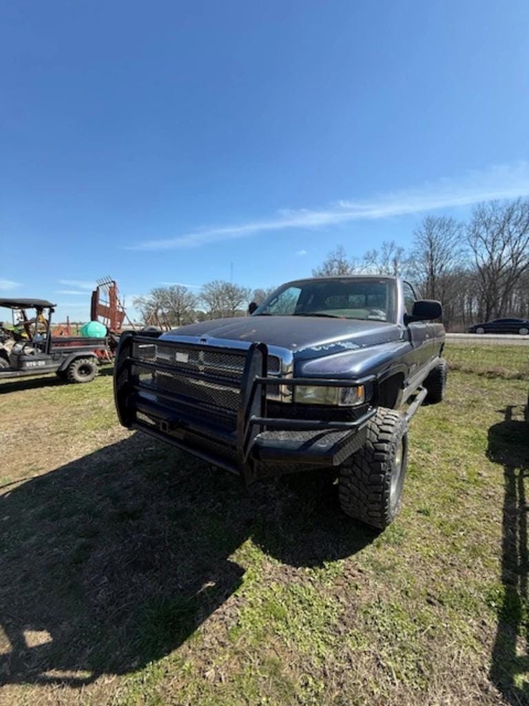 2002 Dodge Ram 2500 Equipment Image0
