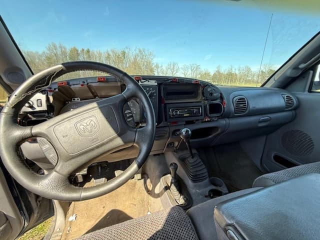 Image of Dodge Ram 2500 equipment image 3