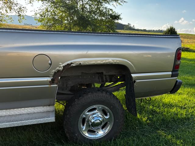 Image of Dodge Ram 2500 equipment image 4