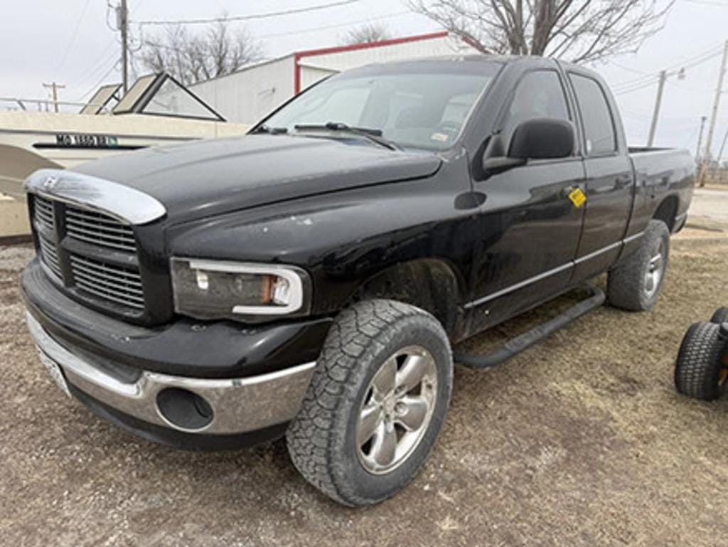 2002 Dodge Ram 1500 Equipment Image0