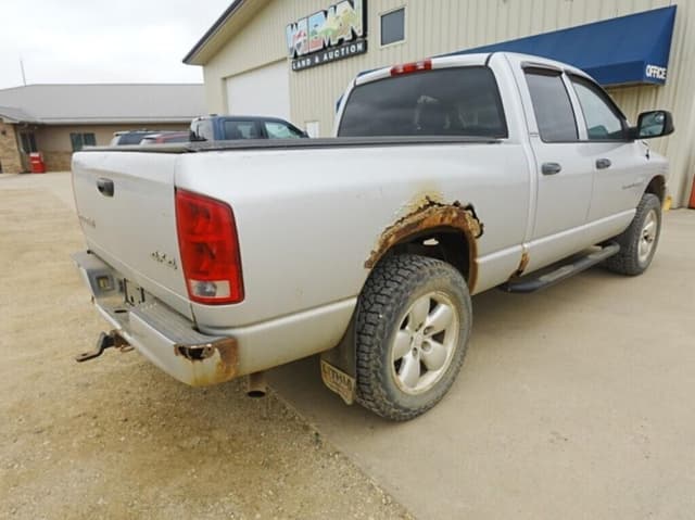 Image of Dodge Ram 1500 equipment image 2