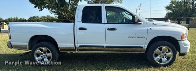 Image of Dodge Ram 1500 equipment image 3