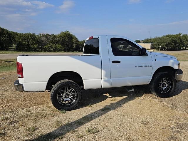 Image of Dodge Ram 1500 equipment image 4