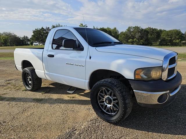 Image of Dodge Ram 1500 equipment image 3