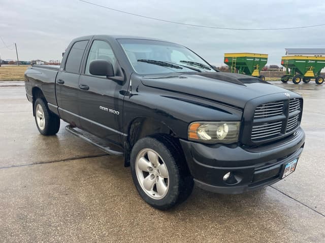 Image of Dodge Ram 1500 equipment image 2