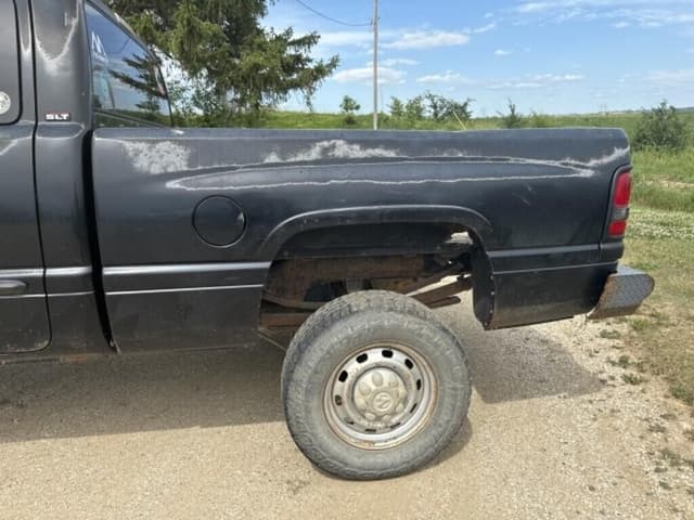 Image of Dodge Ram 2500 equipment image 2