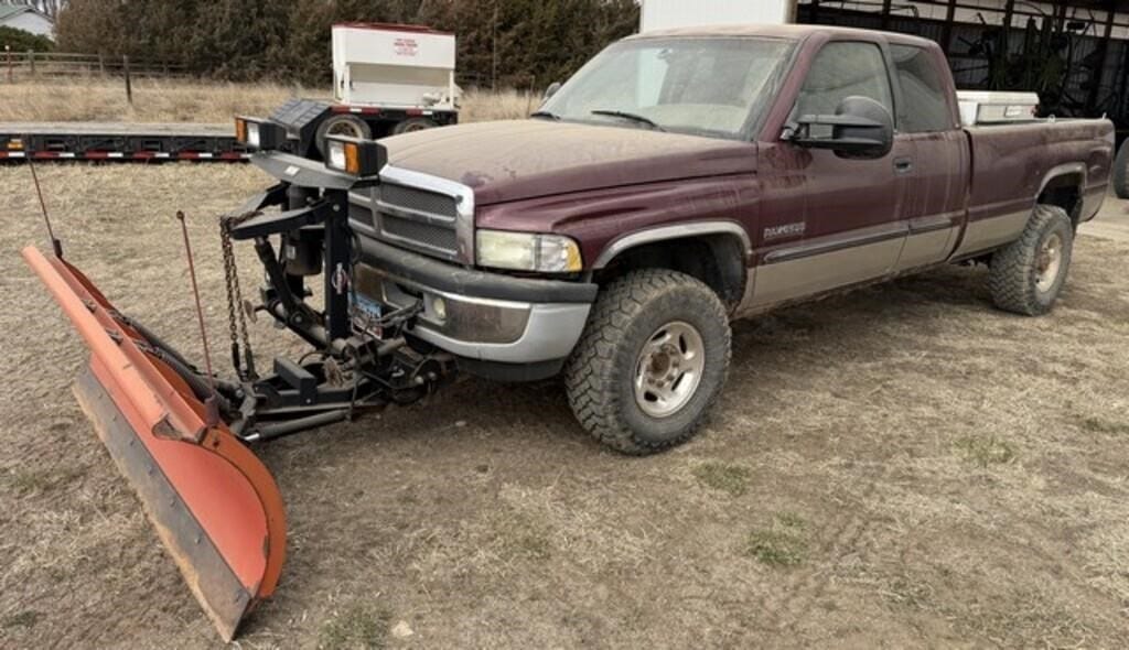 2002 Dodge Ram 2500 Equipment Image0