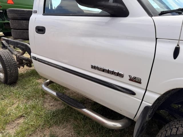 Image of Dodge Ram 2500 equipment image 4