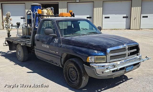 Image of Dodge Ram 2500 equipment image 2