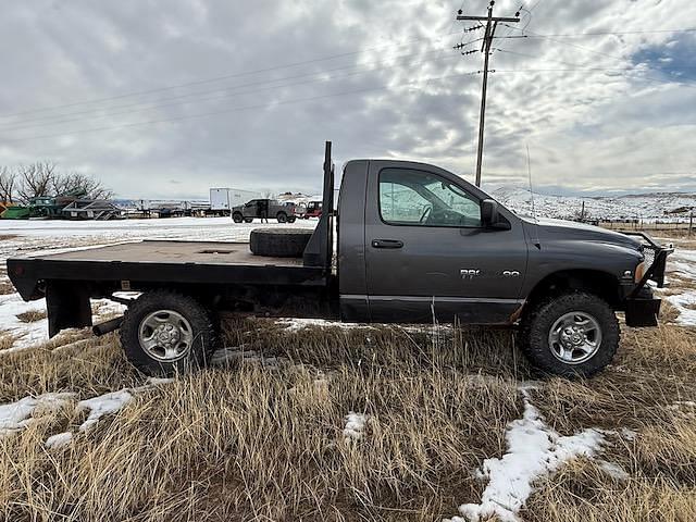 Image of Dodge Ram 2500 equipment image 3