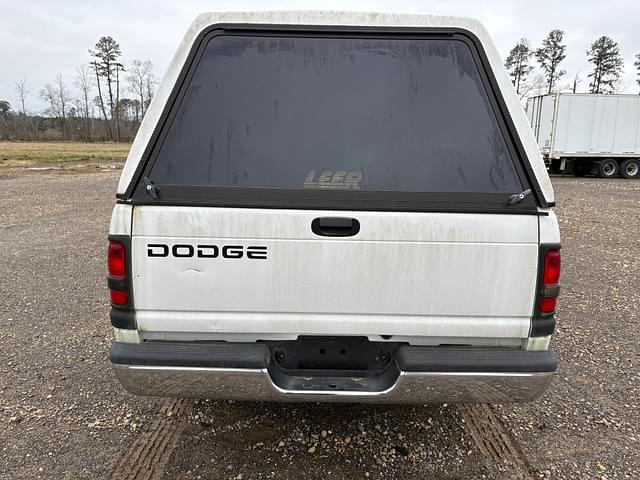 Image of Dodge Ram 2500 equipment image 2