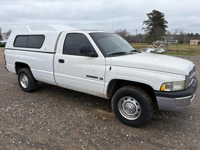 Image of Dodge Ram 2500 equipment image 4