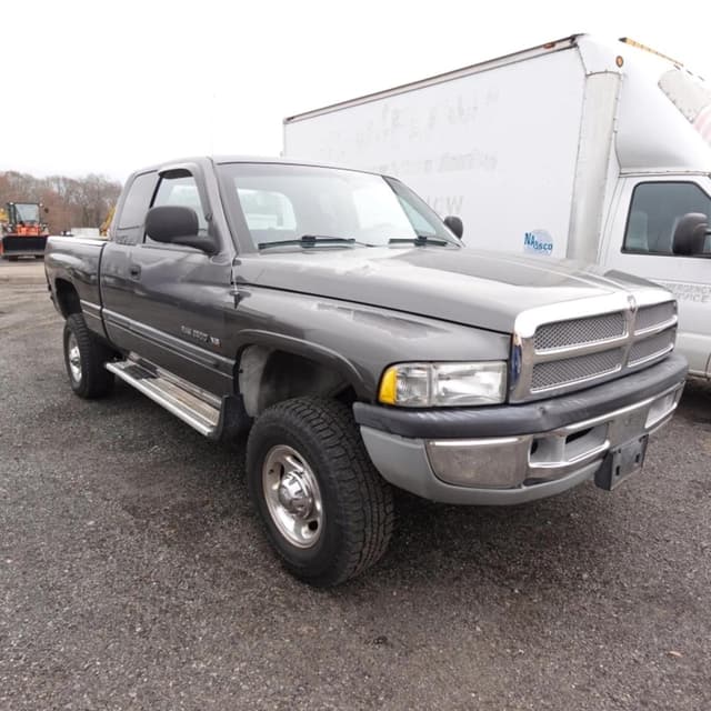 Image of Dodge Ram 2500 equipment image 2